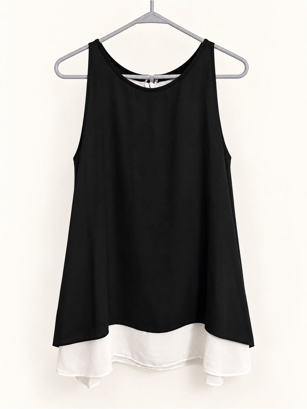 Willi Smith Size S Black & White Layered Sleeveless Blouse | Split Back